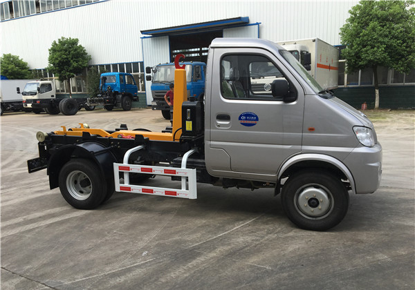 長安勾臂式垃圾車