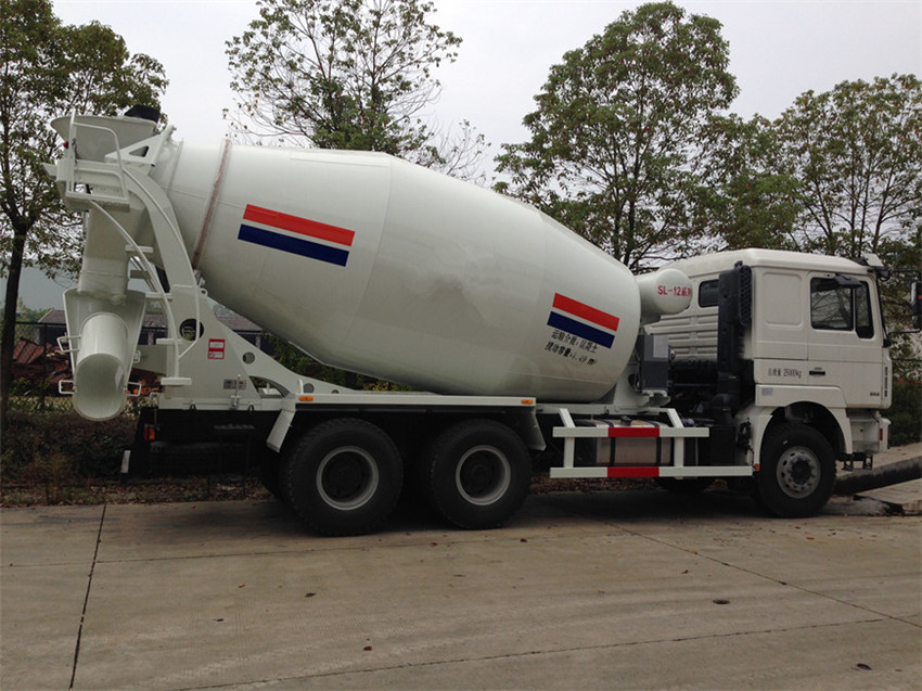 陜汽德龍水泥攪拌車