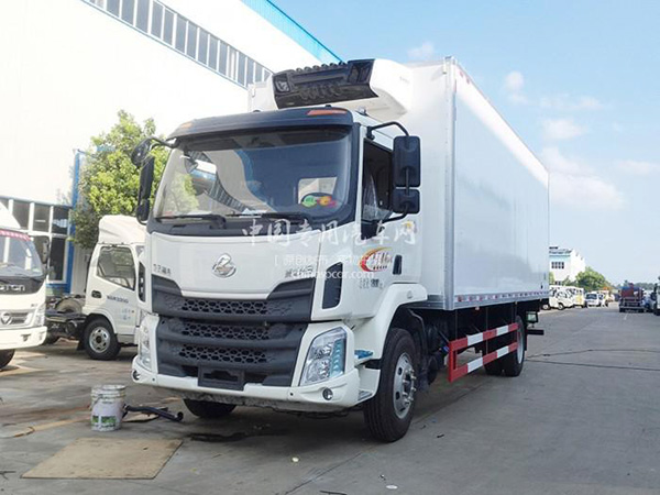 柳汽乘龍7.5米貨廂冷藏車 柳汽乘龍7.5米貨廂冷藏車