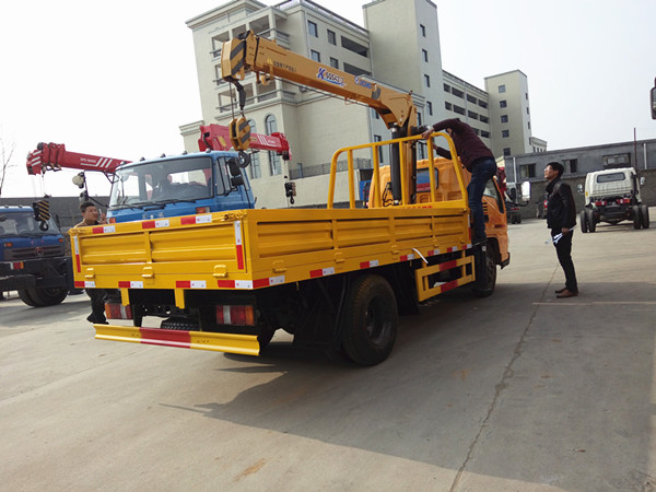 國(guó)五江鈴徐工2噸藍(lán)牌隨車(chē)吊 國(guó)五江鈴徐工2噸藍(lán)牌隨車(chē)吊
