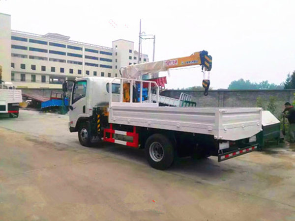 小型大運(yùn)3.2噸藍(lán)牌隨車吊 小型大運(yùn)3.2噸藍(lán)牌隨車吊