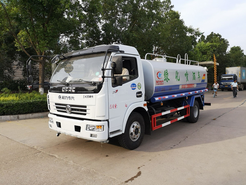 東風(fēng)8-9噸灑水車 東風(fēng)8-9噸灑水車