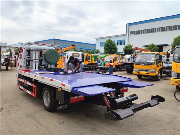 東風(fēng)多利卡藍牌一拖二清障車