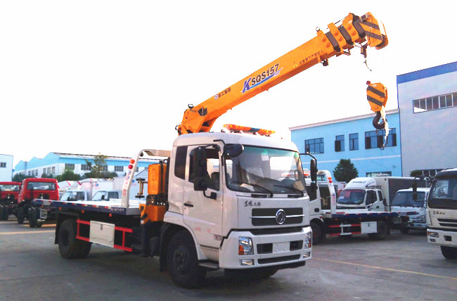東風(fēng)天錦平板帶吊清障車