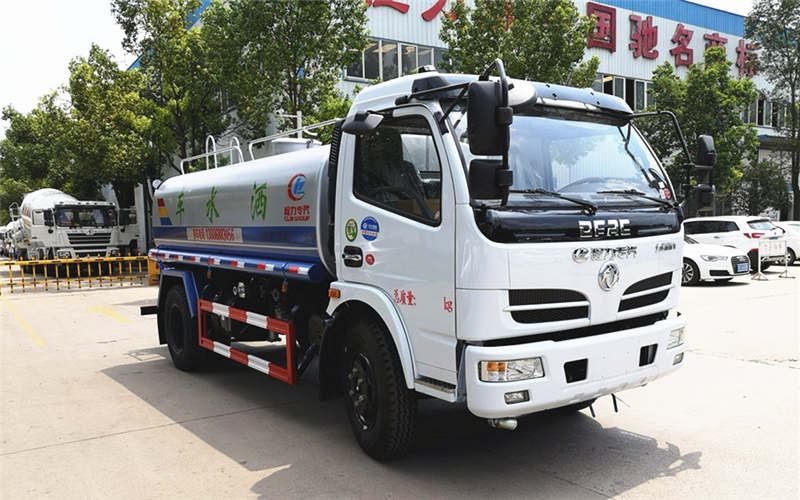 8噸灑水車