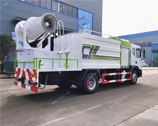 國(guó)六多利卡D9抑塵車