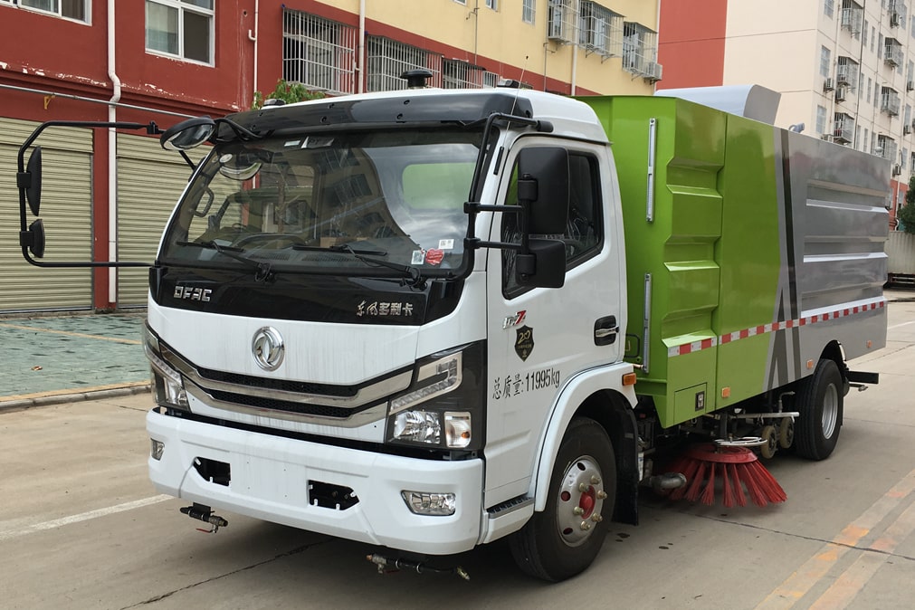 國六東風5噸洗掃車