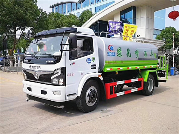 9噸灑水車多少錢(qián)，東風(fēng)福瑞卡9噸灑水車配置參數(shù)