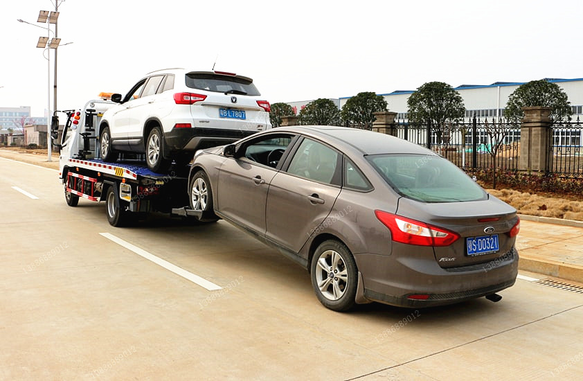 一拖二平板清障車拖2個車圖片